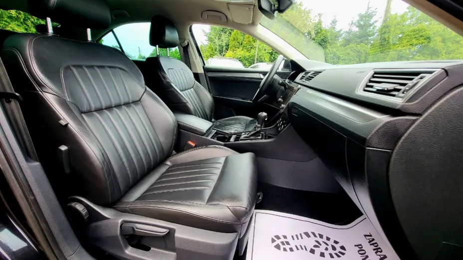 SKODA Superb -