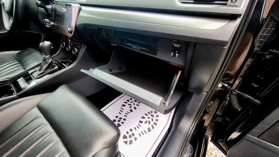 SKODA Superb -