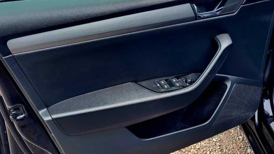 SKODA Superb -