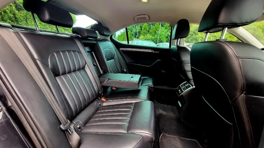 SKODA Superb -