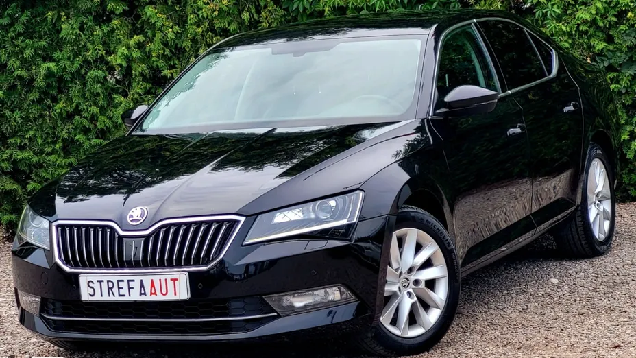 SKODA Superb -