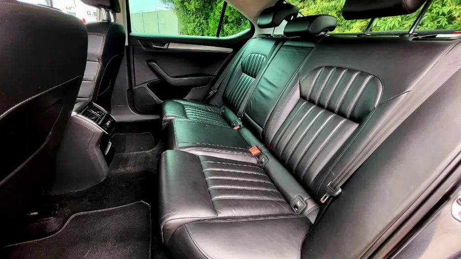 SKODA Superb -