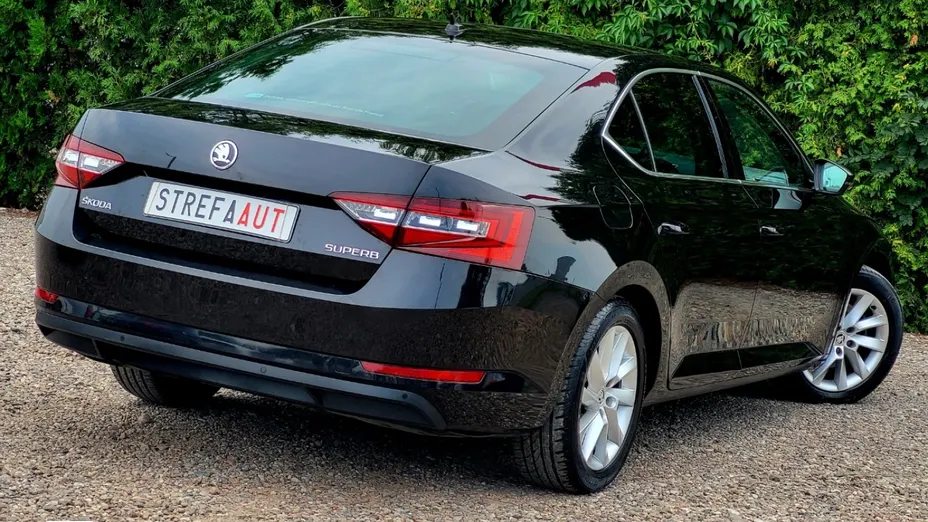 SKODA Superb -