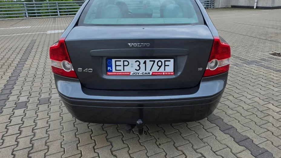 VOLVO S40 -