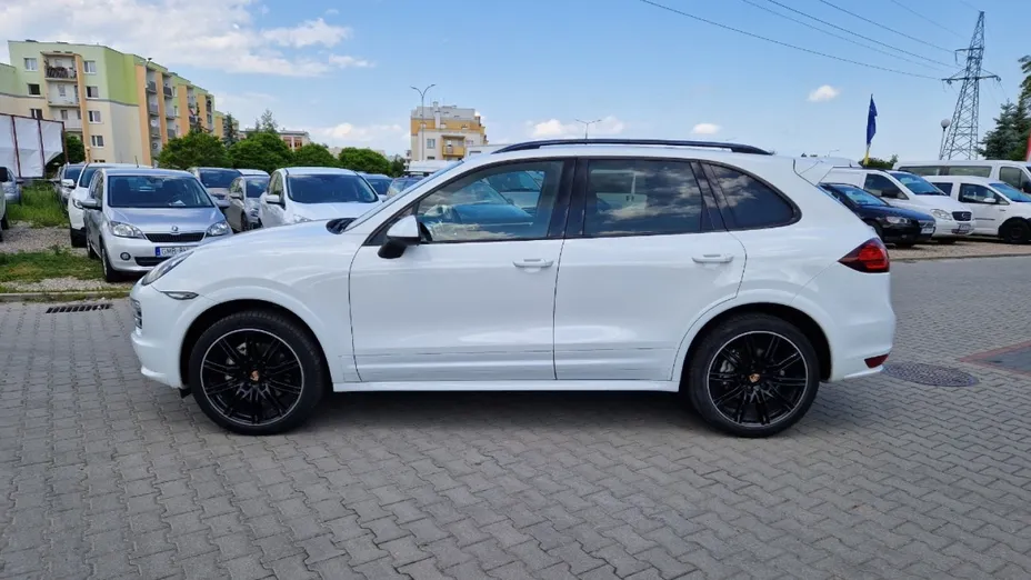 PORSCHE Cayenne -