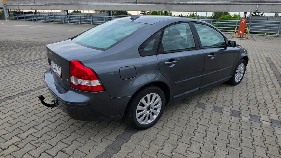 VOLVO S40 -