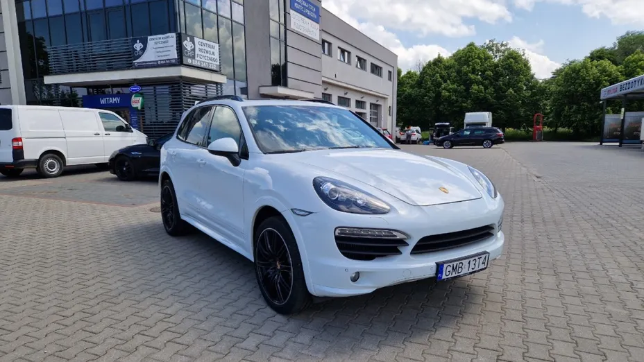 PORSCHE Cayenne -