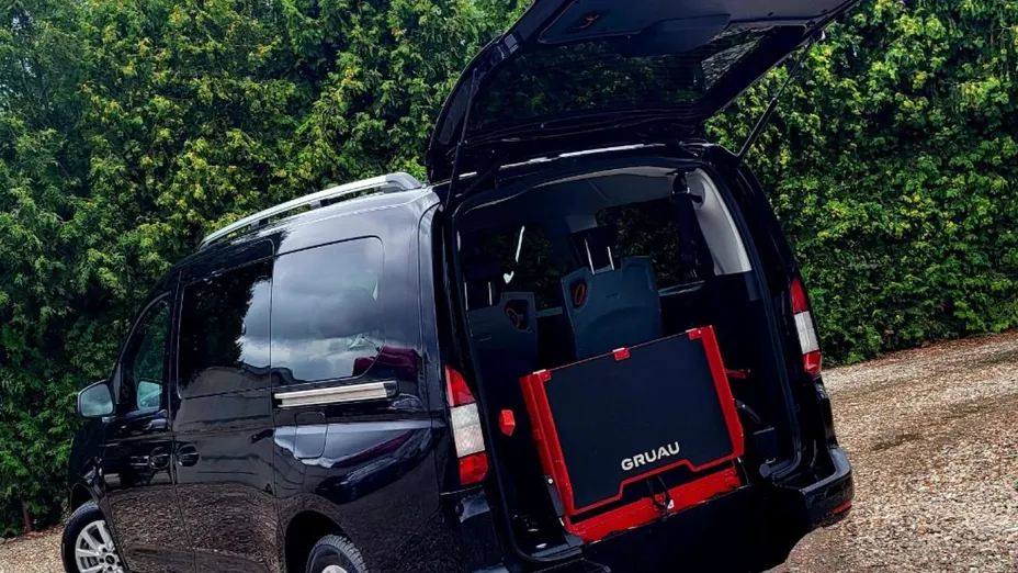 FORD Tourneo Connect -