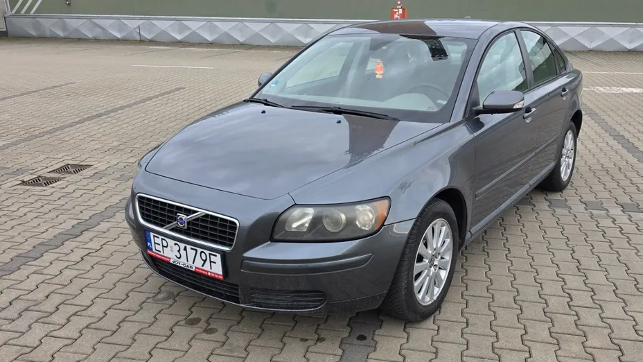 VOLVO S40 -