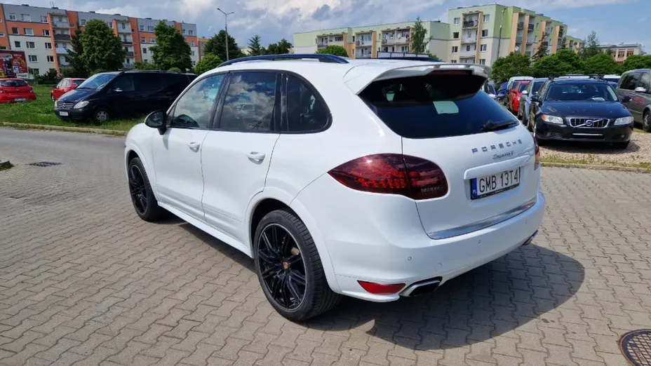PORSCHE Cayenne -