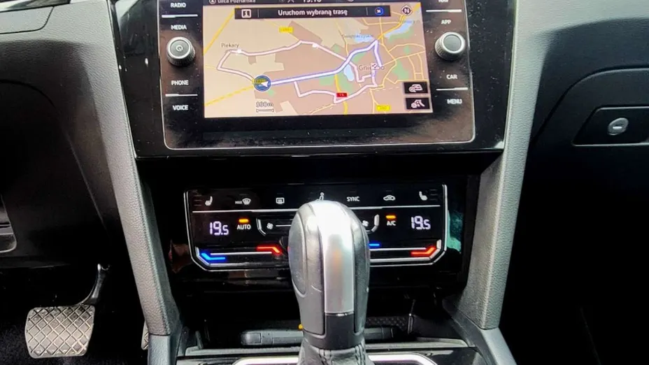 VOLKSWAGEN Passat -