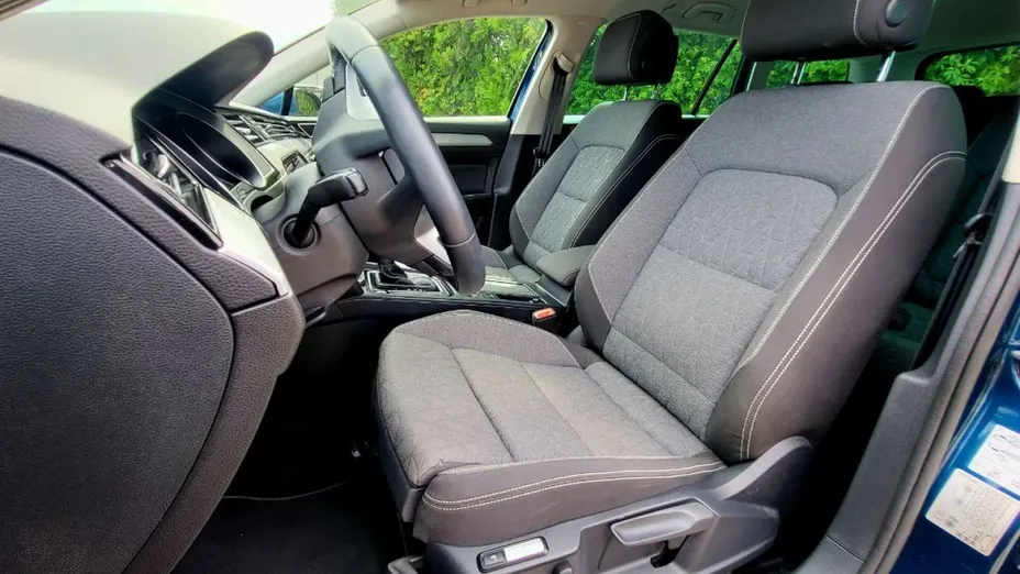 VOLKSWAGEN Passat -