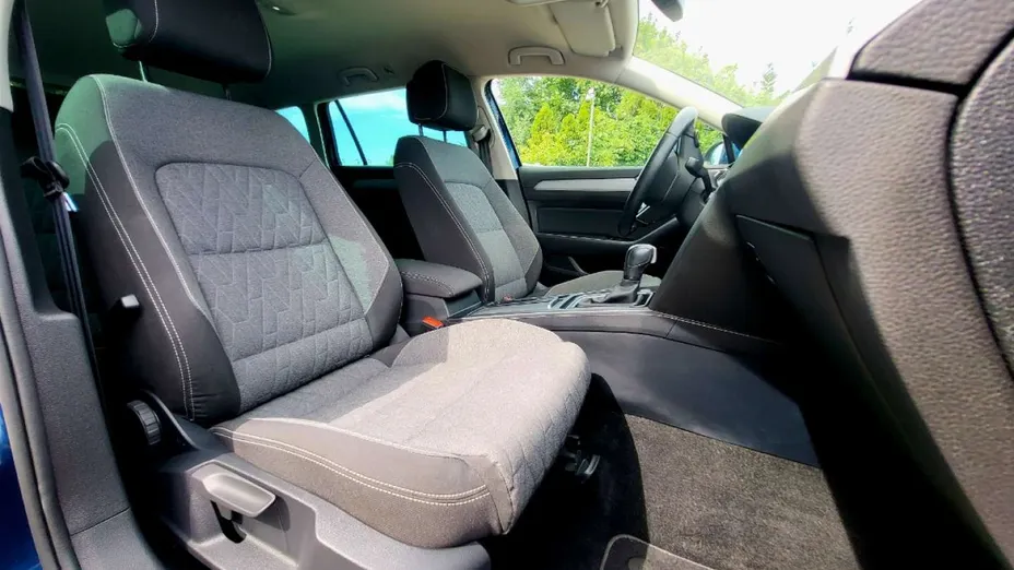 VOLKSWAGEN Passat -