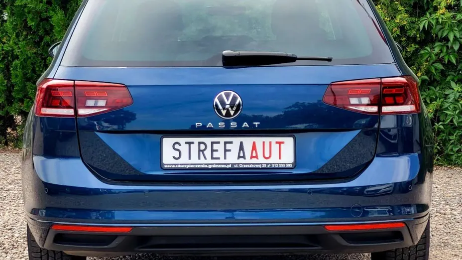 VOLKSWAGEN Passat -