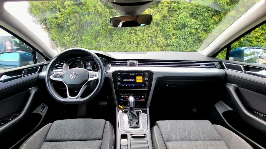 VOLKSWAGEN Passat -