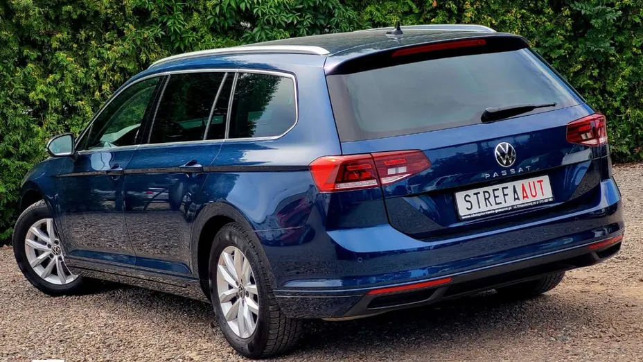 VOLKSWAGEN Passat -