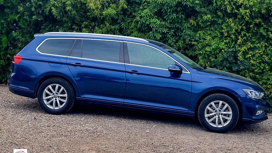 VOLKSWAGEN Passat -