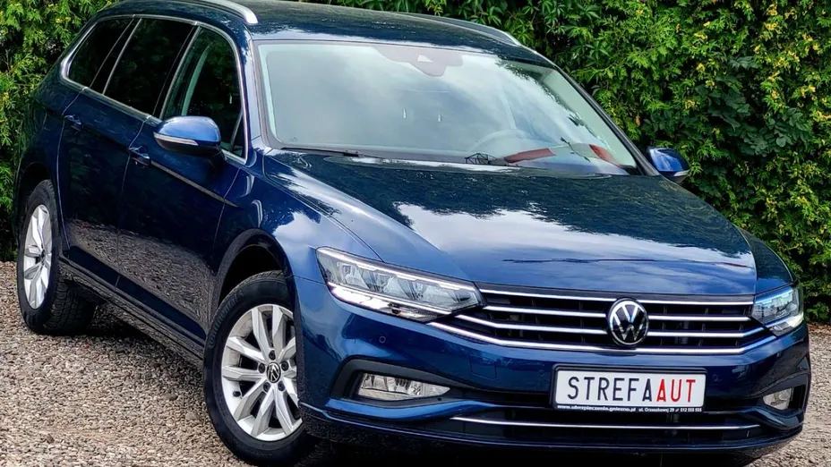 VOLKSWAGEN Passat -