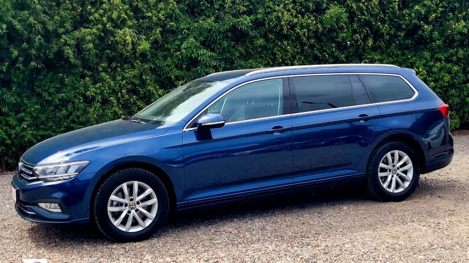 VOLKSWAGEN Passat -