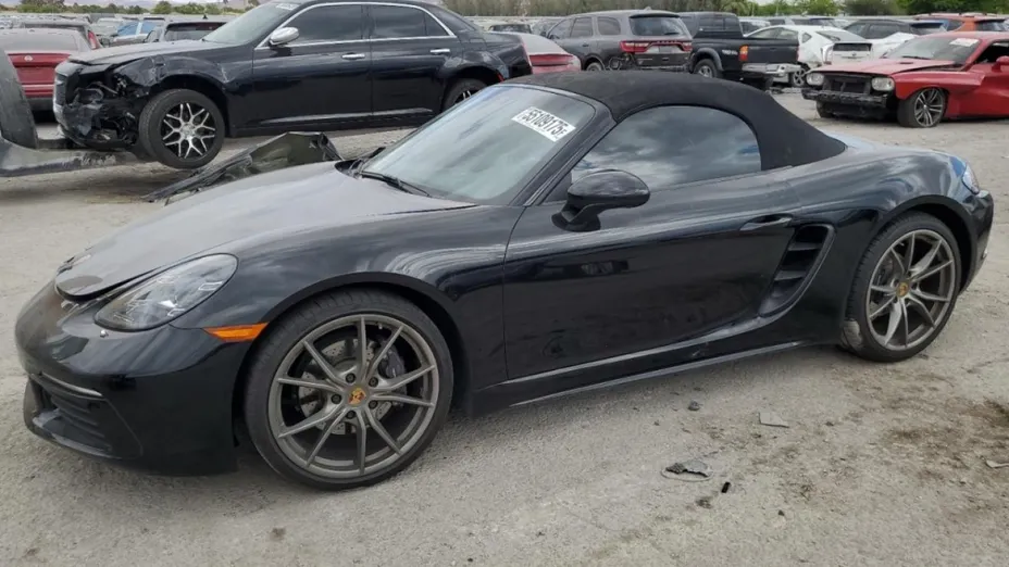 PORSCHE 718 -