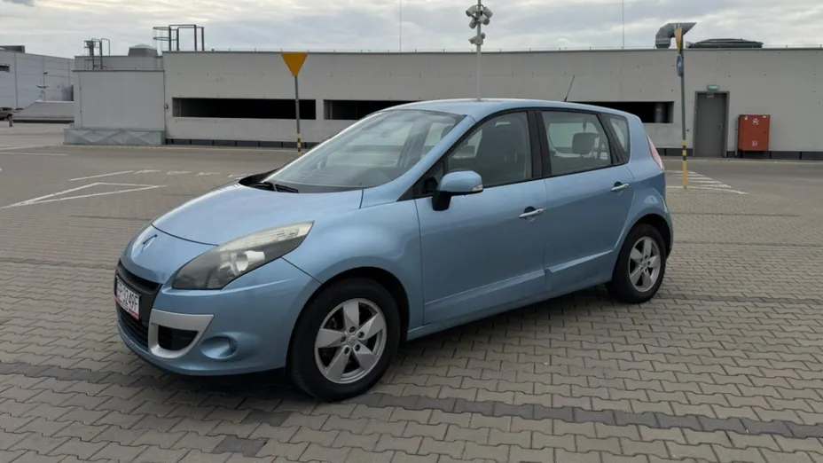 RENAULT Scenic -