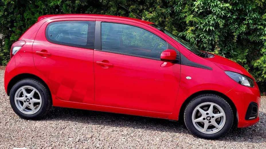 PEUGEOT 108 -