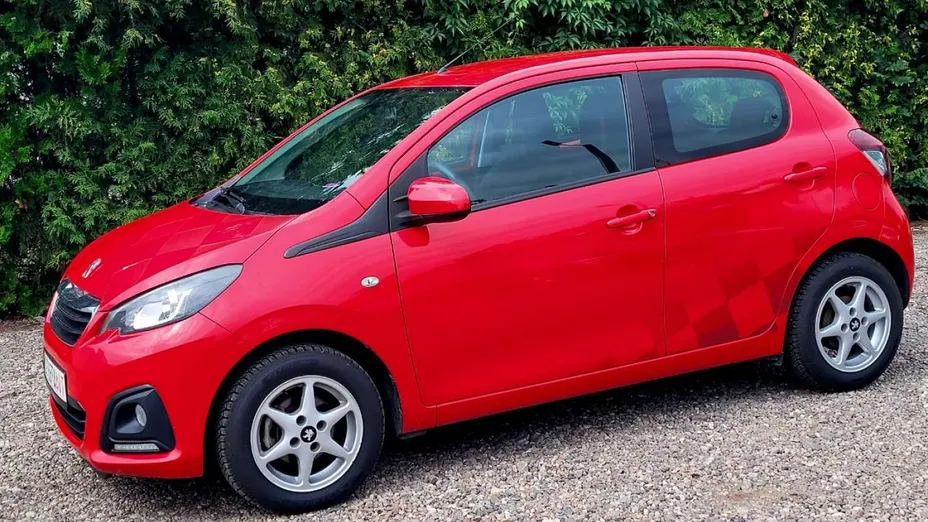PEUGEOT 108 -