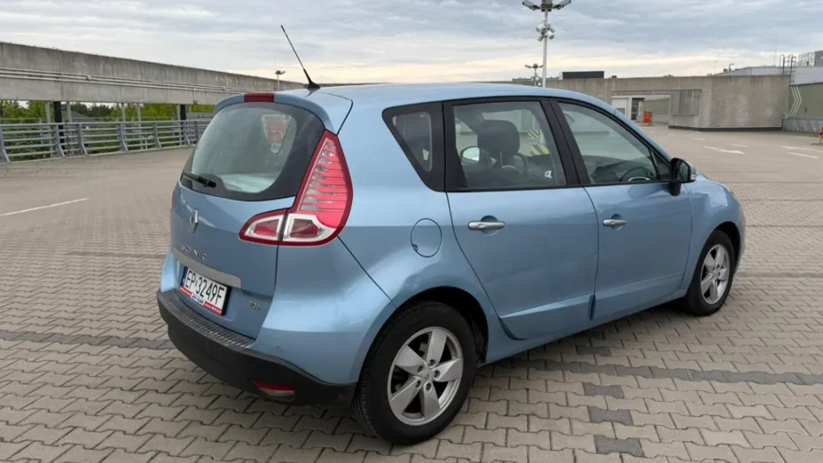 RENAULT Scenic -