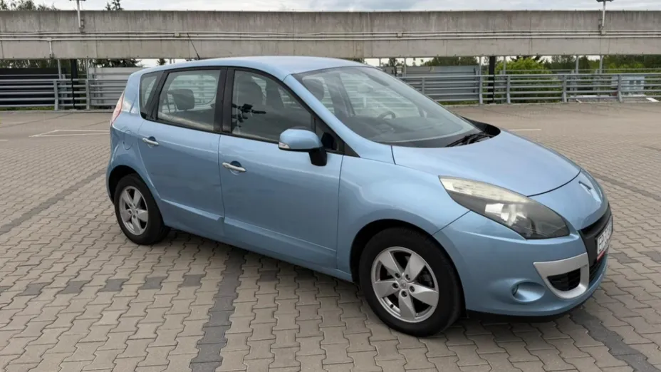 RENAULT Scenic -