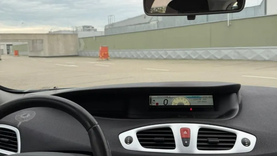 RENAULT Scenic -