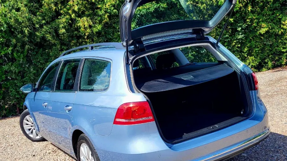 VOLKSWAGEN Passat -