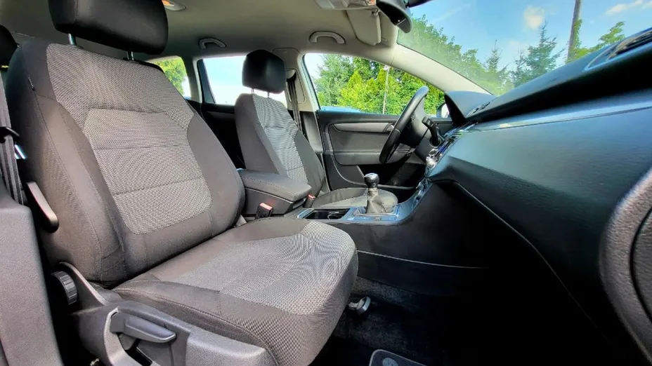 VOLKSWAGEN Passat -