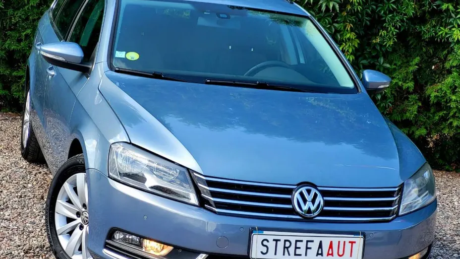 VOLKSWAGEN Passat -