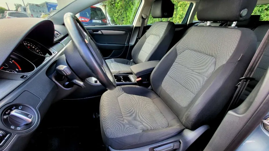 VOLKSWAGEN Passat -