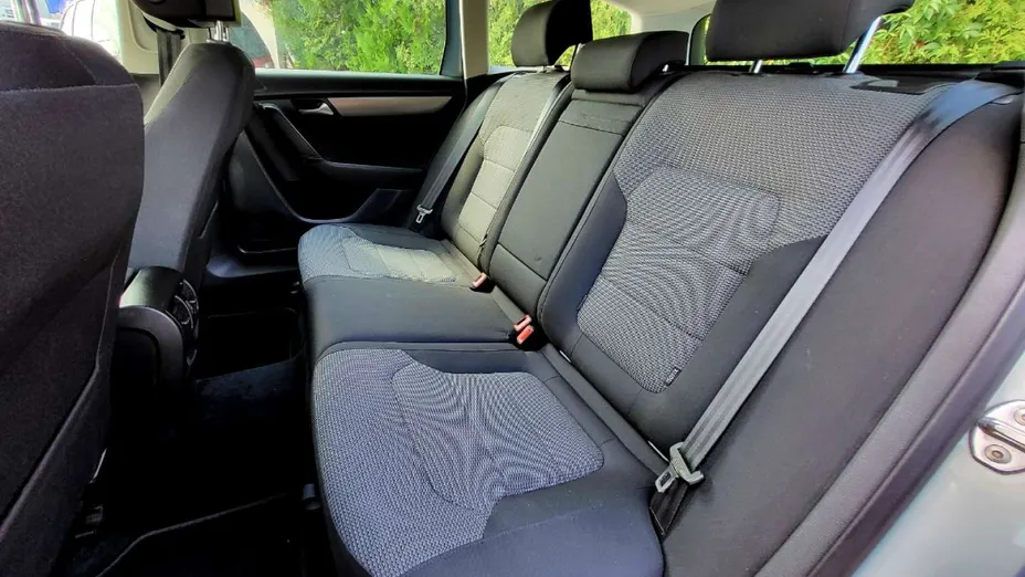 VOLKSWAGEN Passat -