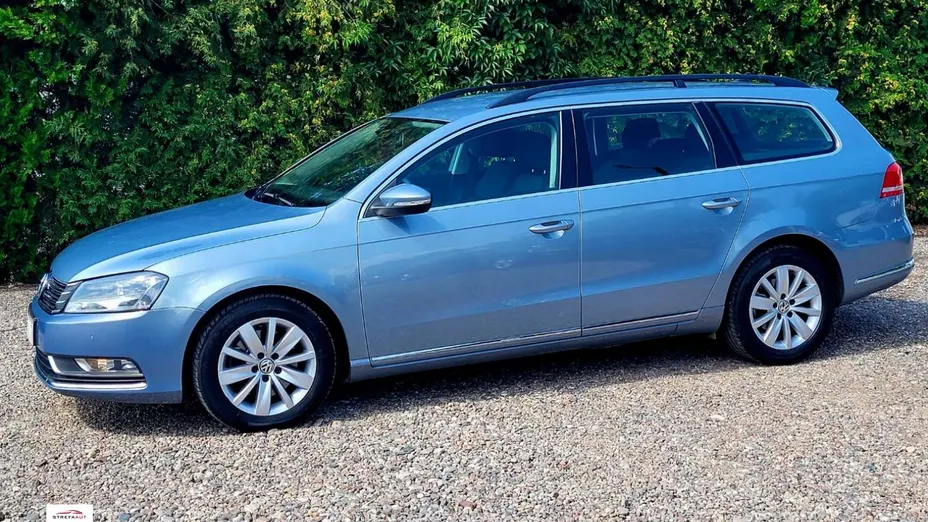 VOLKSWAGEN Passat -