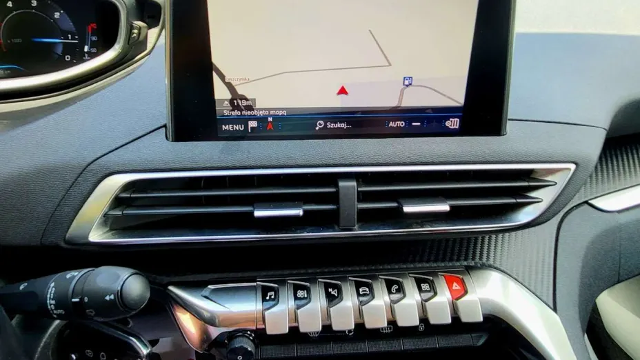 PEUGEOT 5008 -