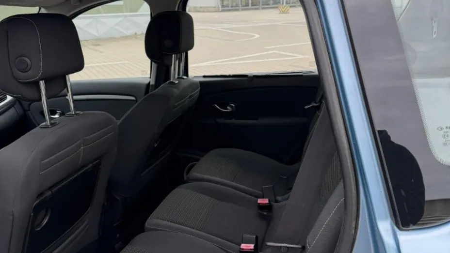 RENAULT Scenic -