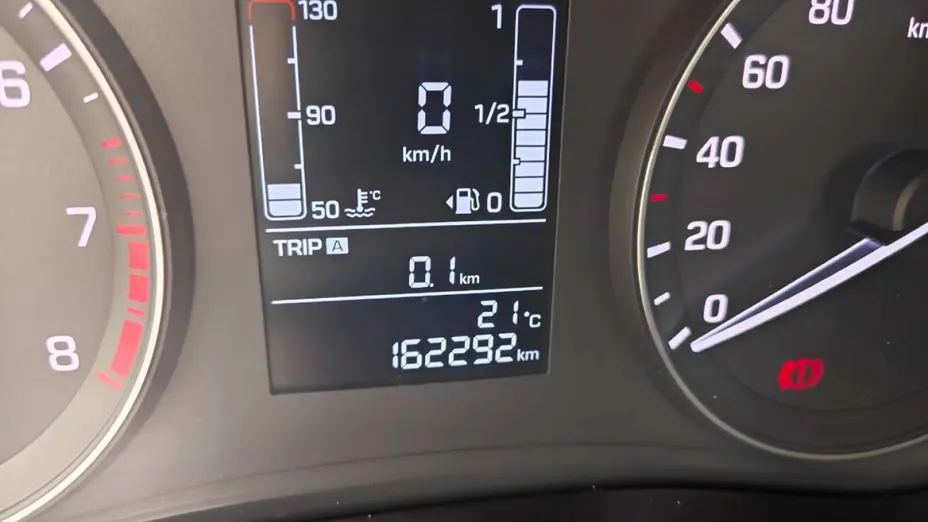 HYUNDAI i20 -