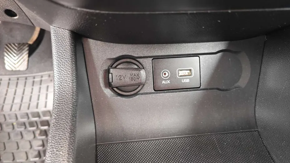 HYUNDAI i20 -
