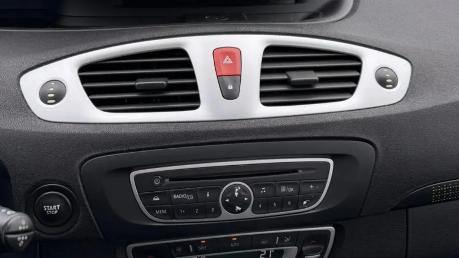RENAULT Scenic -