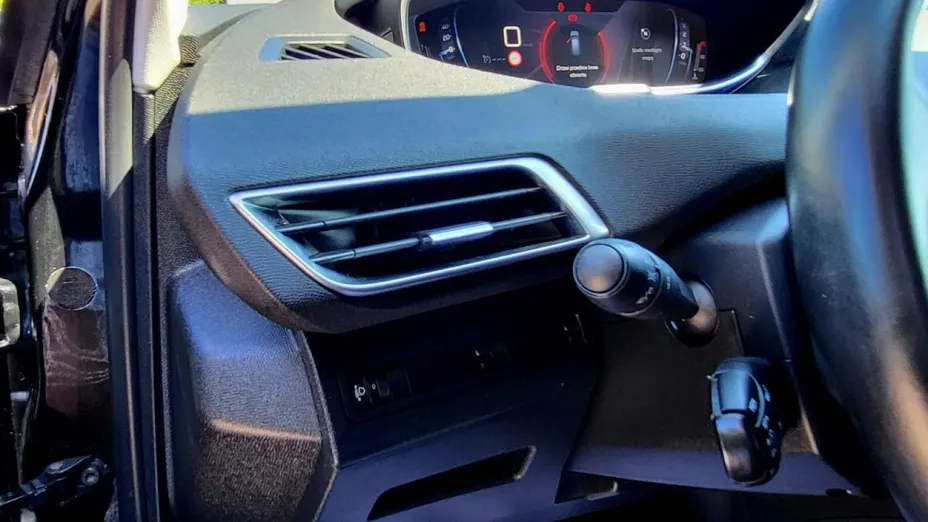 PEUGEOT 3008 -