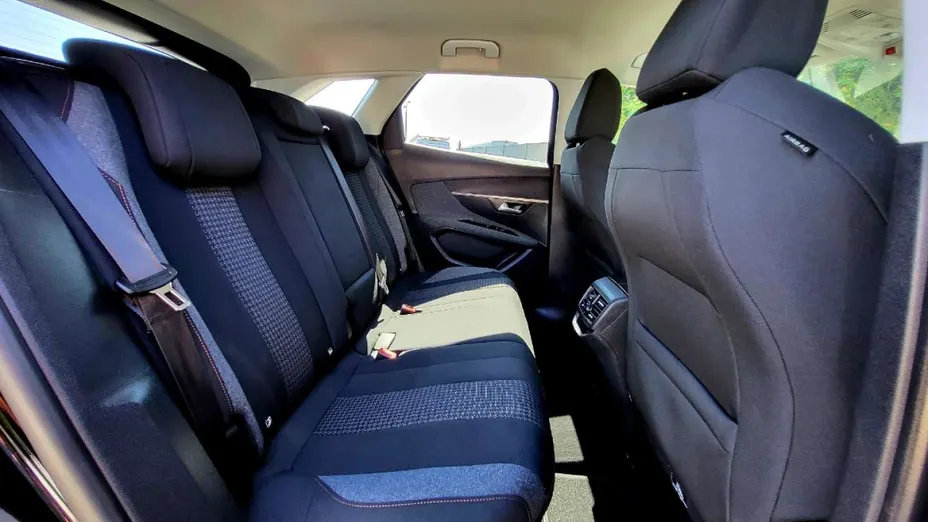 PEUGEOT 3008 -
