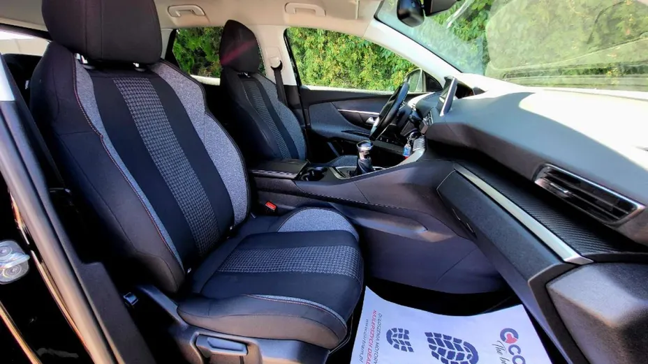 PEUGEOT 3008 -