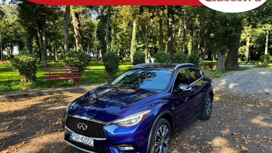 INFINITI QX30 -