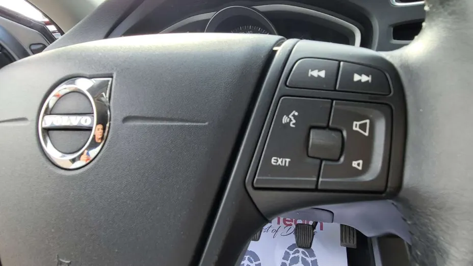VOLVO V40 Cross Country -