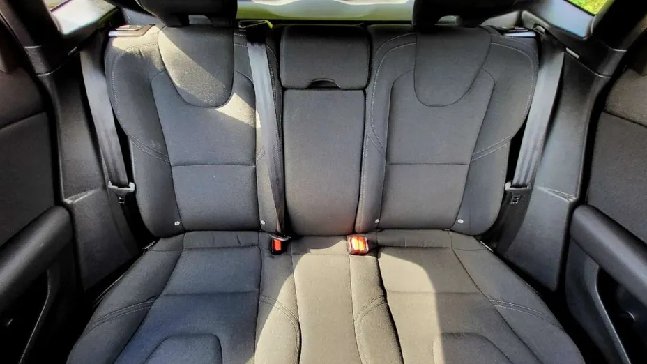 VOLVO V40 Cross Country -