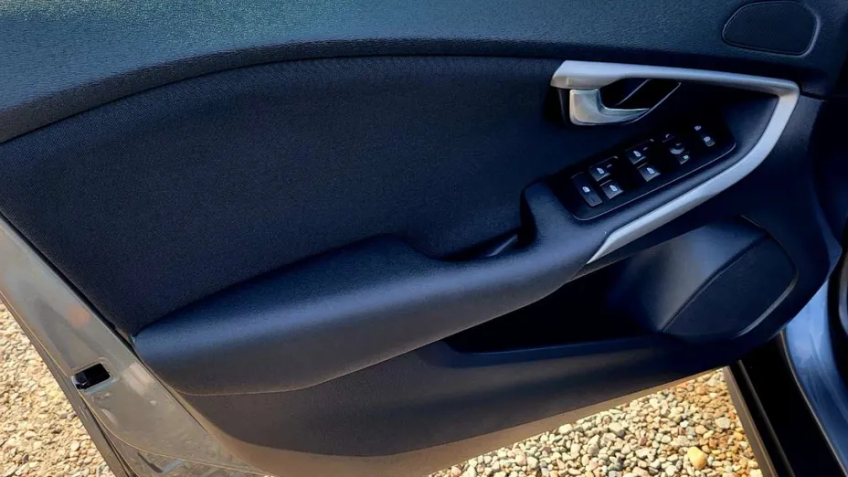 VOLVO V40 Cross Country -