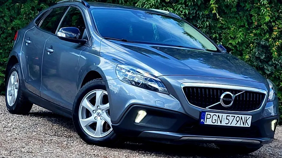 VOLVO V40 Cross Country -