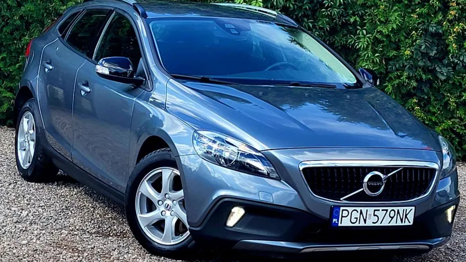 VOLVO V40 Cross Country -